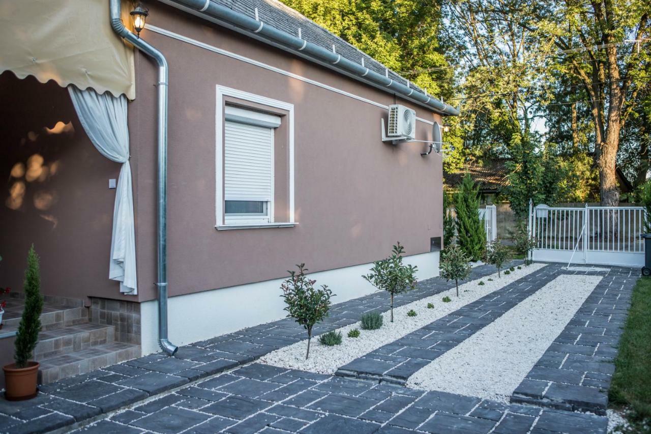 Virag Vendeghaz Villa Makó Exteriör bild