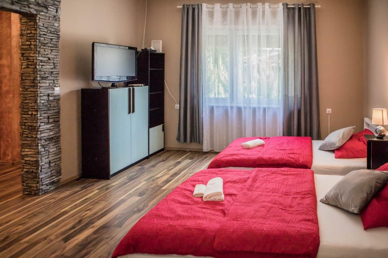 Virag Vendeghaz Villa Makó Exteriör bild